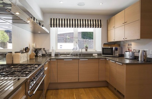 Dartmouth Cottage | 28 DART MARINA, family friendly, luxury holiday cottage in Dartmouth