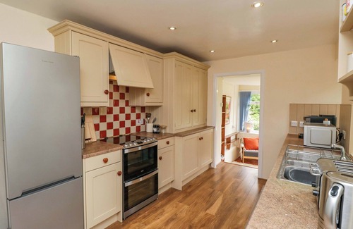 Silverdale Cottage | 28 ROCK VILLAS, pet friendly, with open fire in Silverdale