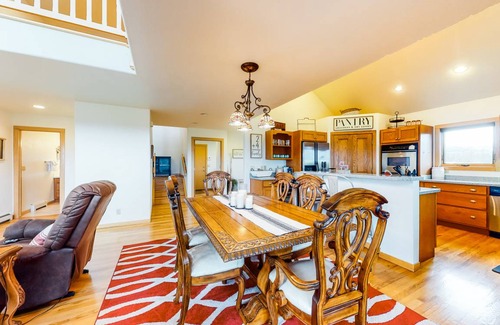 Florissant House | 282 m² House ∙ 3 bedrooms ∙ 8 guests