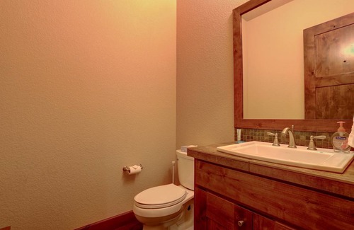 Bend House | 284 m² House ∙ 4 bedrooms ∙ 8 guests