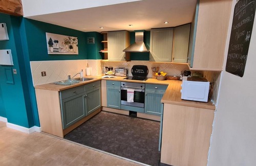 Burton on Trent Apartment | 29 The Malthouse with free secure parking