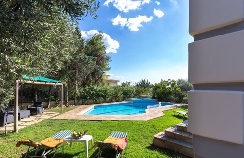 Vari-Voula-Vouliagmeni Villa | 290m² Villa with Pool close to the Airport.