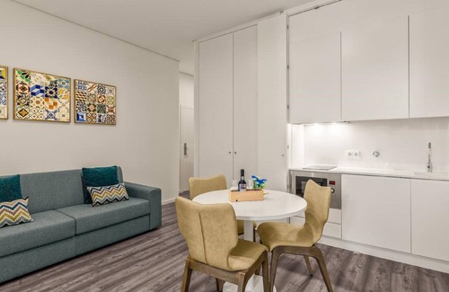 Santa Marinha Apartment | 296 Heritage Apartments Studio 16 with River View