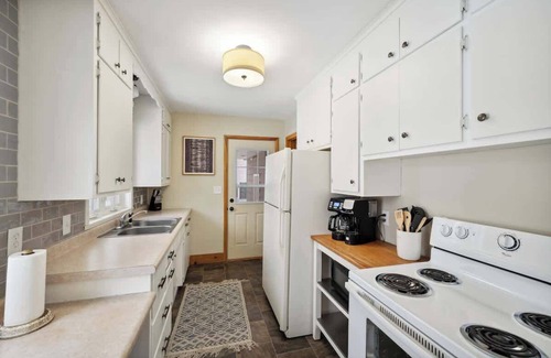 Elk River House | 2B-2B-1LVL-Midterm Stays-Parks-Pets Welcome