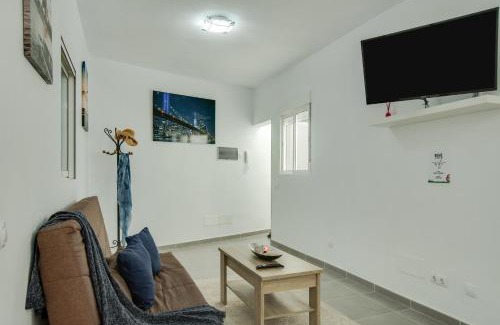 Vecindario Apartment | 2b El Amore