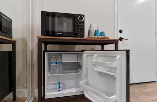 Monrovia House | 2BD 1BA - DTLA - PASADENA - FREE P - CONVENIENT