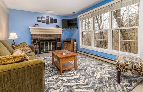 The Galena Territory Cottage | 2BD/2BA Cottage w/ Clubhouse access including pools, spa, game room. W/D in unit