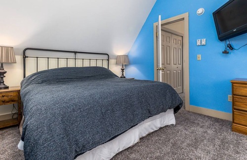 The Galena Territory Cottage | 2BD/2BA Cottage w/ Clubhouse access including pools, spa, game room. W/D in unit