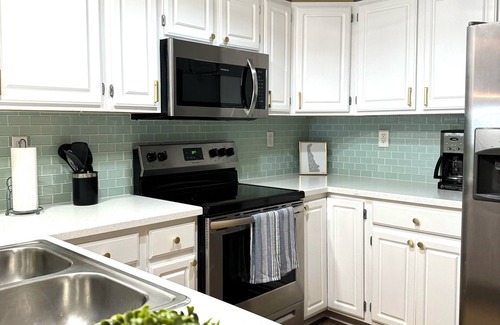 Keys Of Marsh Harbor Condo | 2BD/2BA Rehoboth Condo W/Pool & Tennis - Sanibel Village