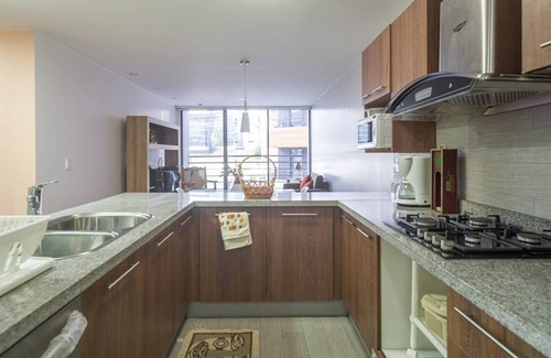 Financial District Apartment | 2BD Full, Pool, Jacuzzi,Sauna, Portugal-Quito