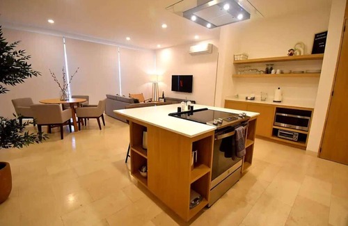 Centro Condo | 2BD Luxury Condo Heart of Cabo (Montemar 601)