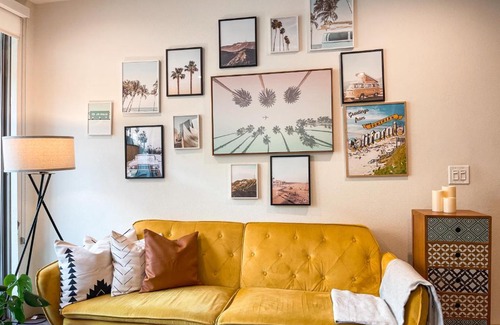 Downtown Apartment | 2BDR&Parking 5-10min to Santa Monica Pier