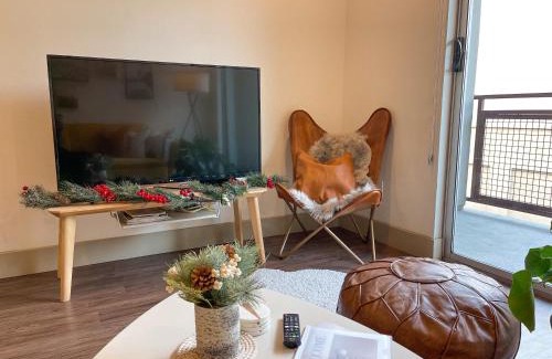Downtown Apartment | 2BDR&Parking 5-10min to Santa Monica Pier