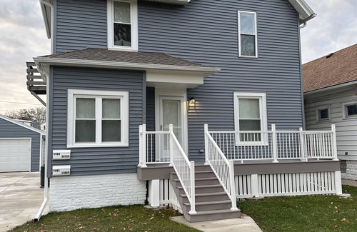 West Allis House | 2bed-1bath, close to WI State Fair & Downtown Milwaukee
