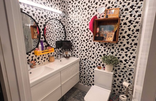 The Heights Condo | 2bed/2ba MAXIMALIST Close to NYC in fantastic Jersey City