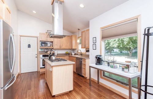 Rochester House | 2bed/2bath Large bright and comfortable home