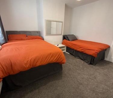 Kingswinford Apartment | 2Bed Contractor & Family Stay Kingswinford DY6