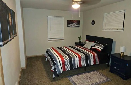 Cleveland Heights Apartment | 2Bed@Noble