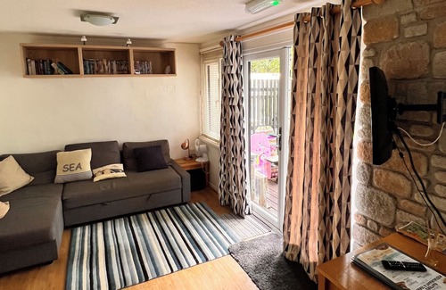 Lelant Ski Chalet | 2bedroom granite bungalow style cottage situated about 3 miles from St Ives Town
