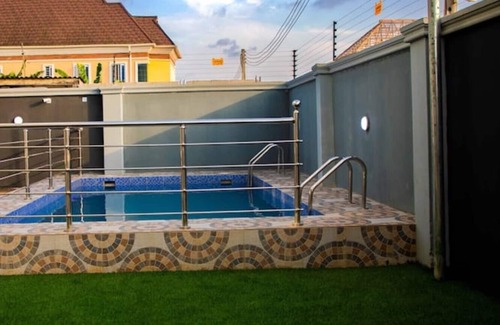 Ikotun Apartment | 2bedroom with POOL, GYM, Wi-Fi, 24hrs power