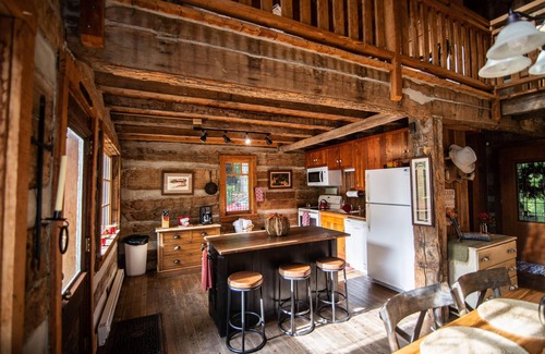 Helmsburg Cabin | 2BR, 2.5BA