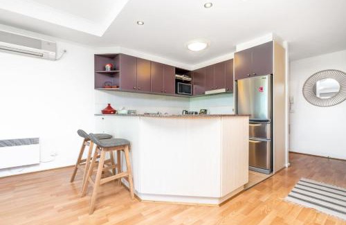 Griffith Apartment | 2BR 2BA Apt with Dedicated Workspace and Free parking - Hosted by CanStay