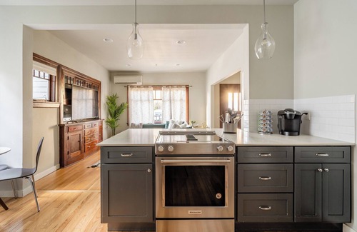 Kerns House | 2BR/2BA Classic Craftsman Stay Portland Charm