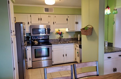 Folly Field Condo | 2BR/2BA Oceanview & Poolside Condo - Admiral's Row-Hilton Head Beach & Tennis