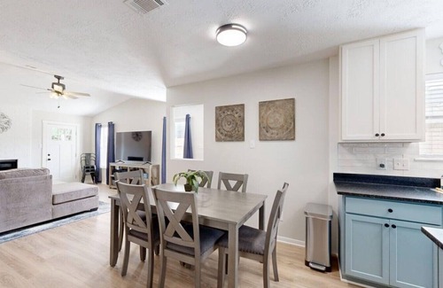 College Station House | 2Br 2Ba, Pet friendly, Boardgames, 8 Minutes to Campus!