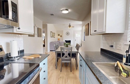 College Station House | 2Br 2Ba, Pet friendly, Boardgames, 8 Minutes to Campus!