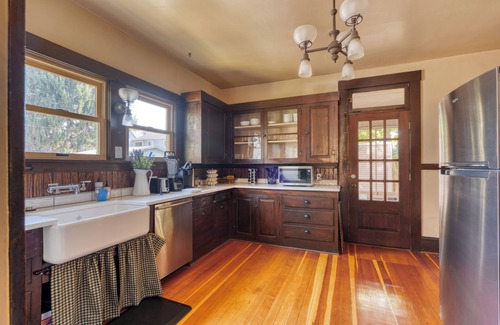 Kerns House | 2BR/2BA Portland Craftsman Central Location