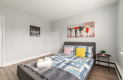 Kirkendall North Apartment | 2BR Apartment close to Trails Parks & Waterfalls