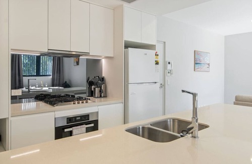 Macgregor Apartment | 2BR Apartment w/Balcony Easy Access to Everywhere