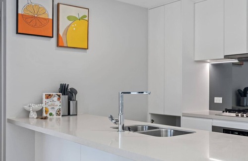 Macgregor Apartment | 2BR Apartment w/Balcony Easy Access to Everywhere