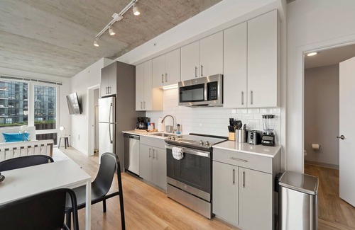 River North Hotel | 2BR City Escape