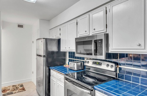 Hilton Head Island Condo | 2BR condo walk to Coligny