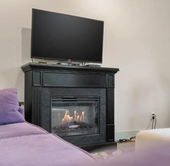 Harrison Hot Springs Apartment | 2BR Condo with Breathtaking Panoramic Views