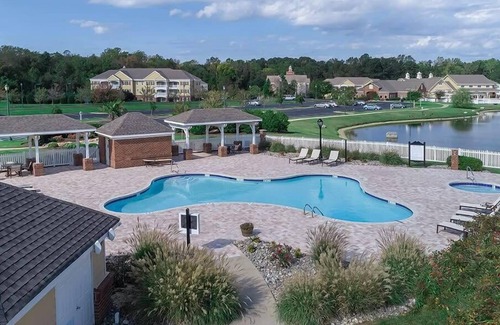 Williamsburg Condo | 2br DX Condo Historic Williamsburg Family fun!