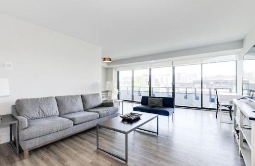 Radnor - Fort Myer Heights Apartment | 2BR Executive Apartment in Prime Location