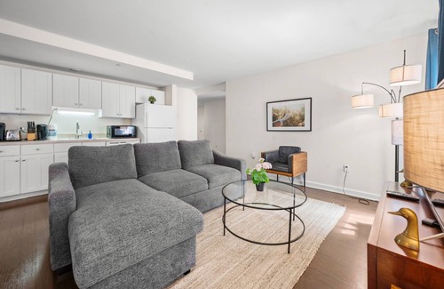 Theatre District Apartment | 2BR in Downtown Boston 9168
