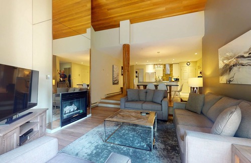 Blueberry Hill Condo | 2BR | Ironwood | King Bed | Common area Hot Tub and Pool | Private Patio w/BBQ | Parking