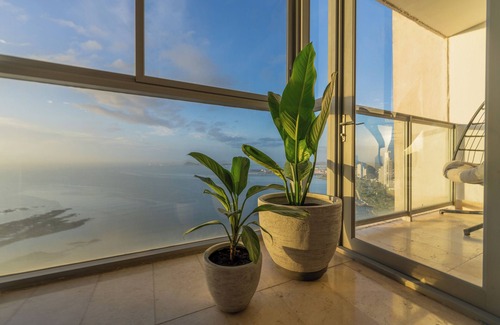Panama City Apartment | 2BR King Suite/Ocean View, Cinta Costera, Casco, Canal/WIFI 500mbps
