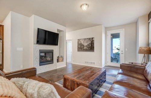 Rockrimmon House | 2BR Mtn Views USAF Academy Newly Build Central AC