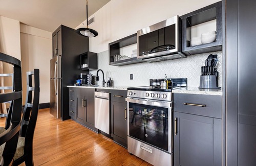 Treme Hotel | 2BR Prime Unit 2 Blocks to Bourbon St | The Mayfair