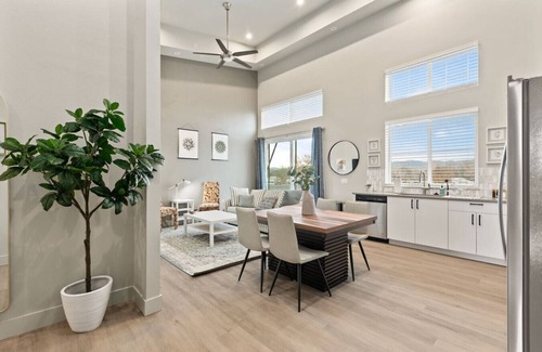 Old Town North Apartment | 2BR Retreat King Bed + Patio