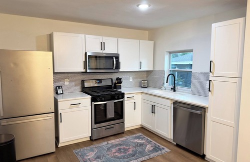 Panama City House | 2BR Retreat Near Downtown, Beaches, & Hot Spots - DREAMI STAYS