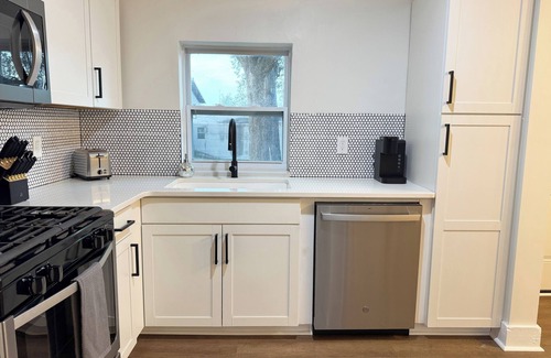 Panama City House | 2BR Retreat Near Downtown, Beaches, & Hot Spots - DREAMI STAYS