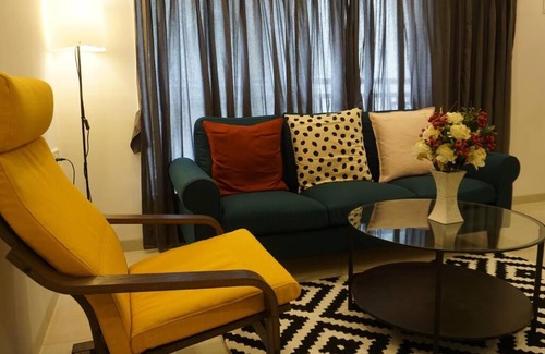 Prabhadevi Apartment | 2BR Sea view service apartment worli By Florastays