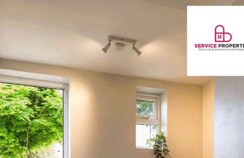 Folkestone Apartment | 2BR Stunning Apartment with Garden Low Rates!