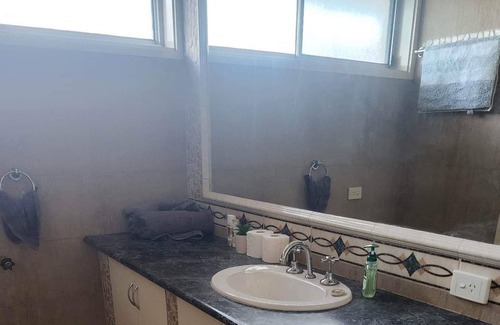 Shepparton House | 2BR unit close to shepparton CBD